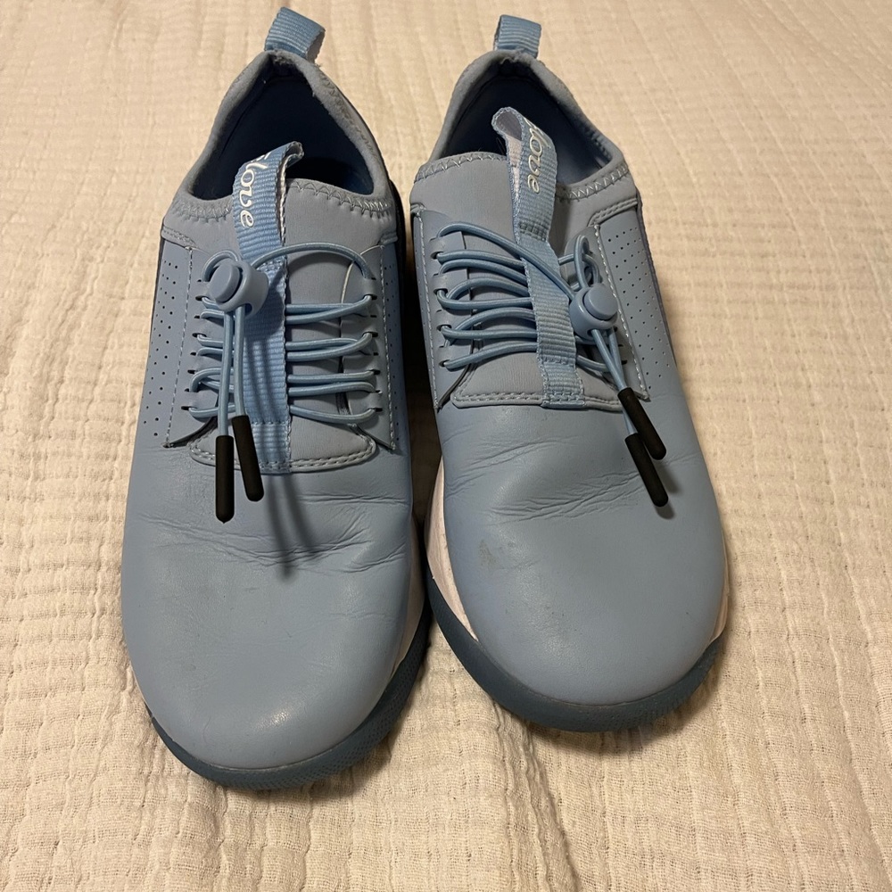 Clove shoes